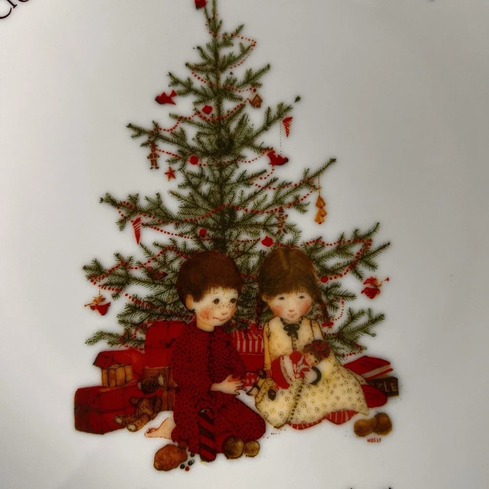 Holly Hobbie 1985 Christmas Plate Commemorative Porcelain Japan‎ Decor
